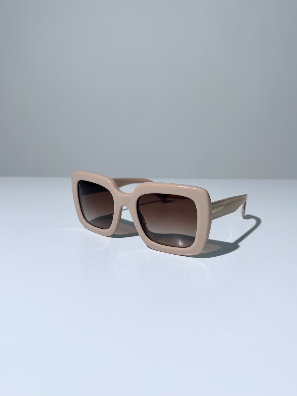 Burberry Sunglasses Beige Brown Gradient Lens